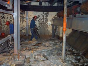 老化硝銨廠(chǎng)地面拆除再澆筑耐酸混凝土（拆除）